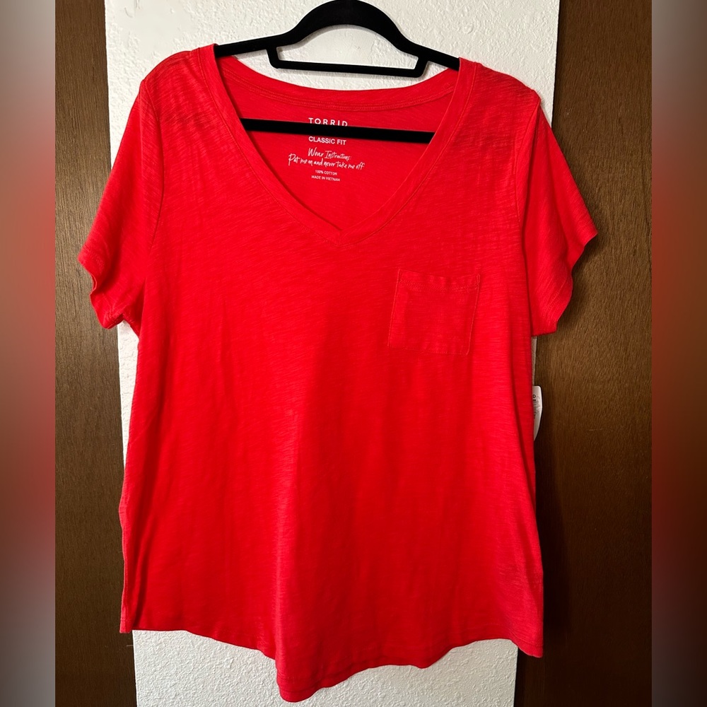 Torrid Classic Fit Tee 1X NWOT